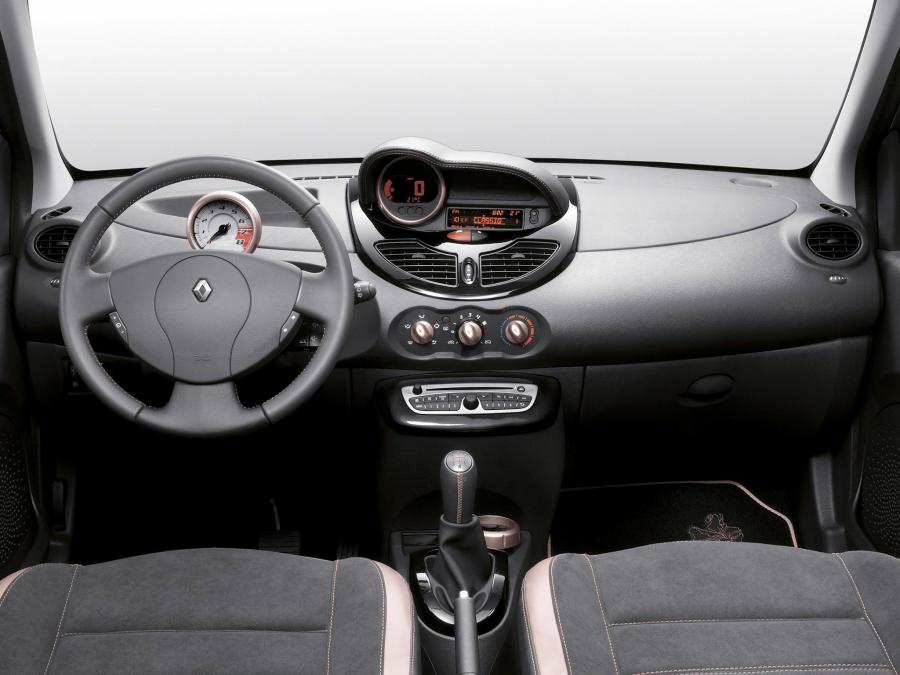  Renault Twingo Miss Sixty 2010 года  (фото 4 из 9)